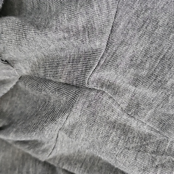 Maurices "I Don't Winter Well" Gray V-neck Short Sleeve Tee - Picture 10 of 15